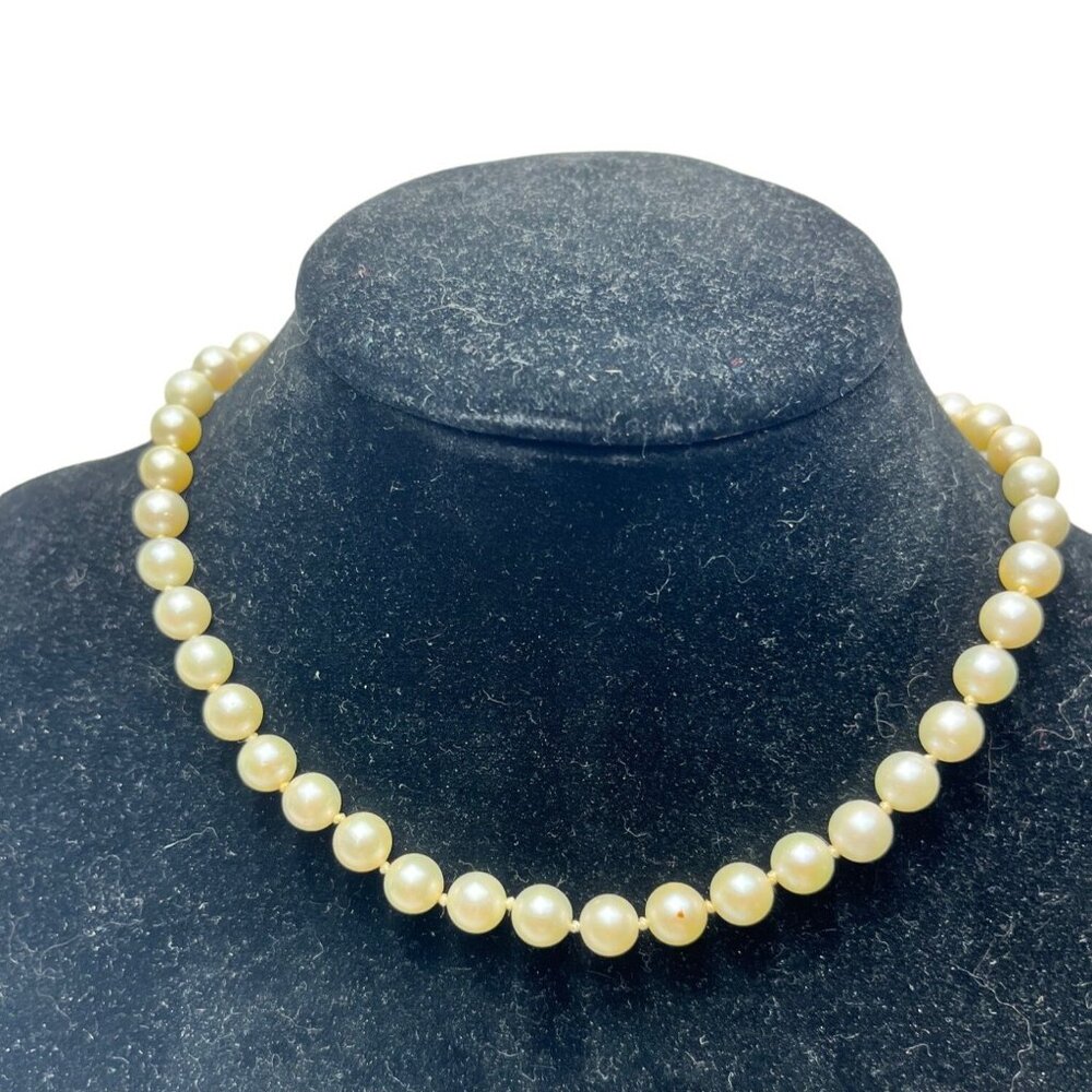 Vintage Cream Pearl Necklace With Ornate Clasp A376